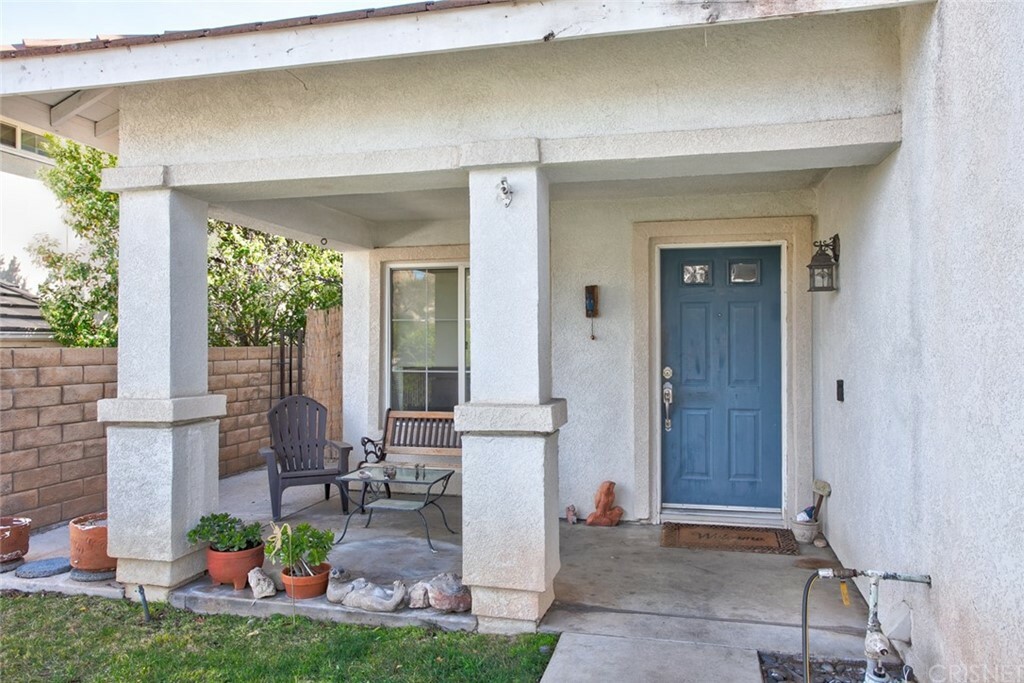 Property Photo:  28204 Cascade Road  CA 91384 