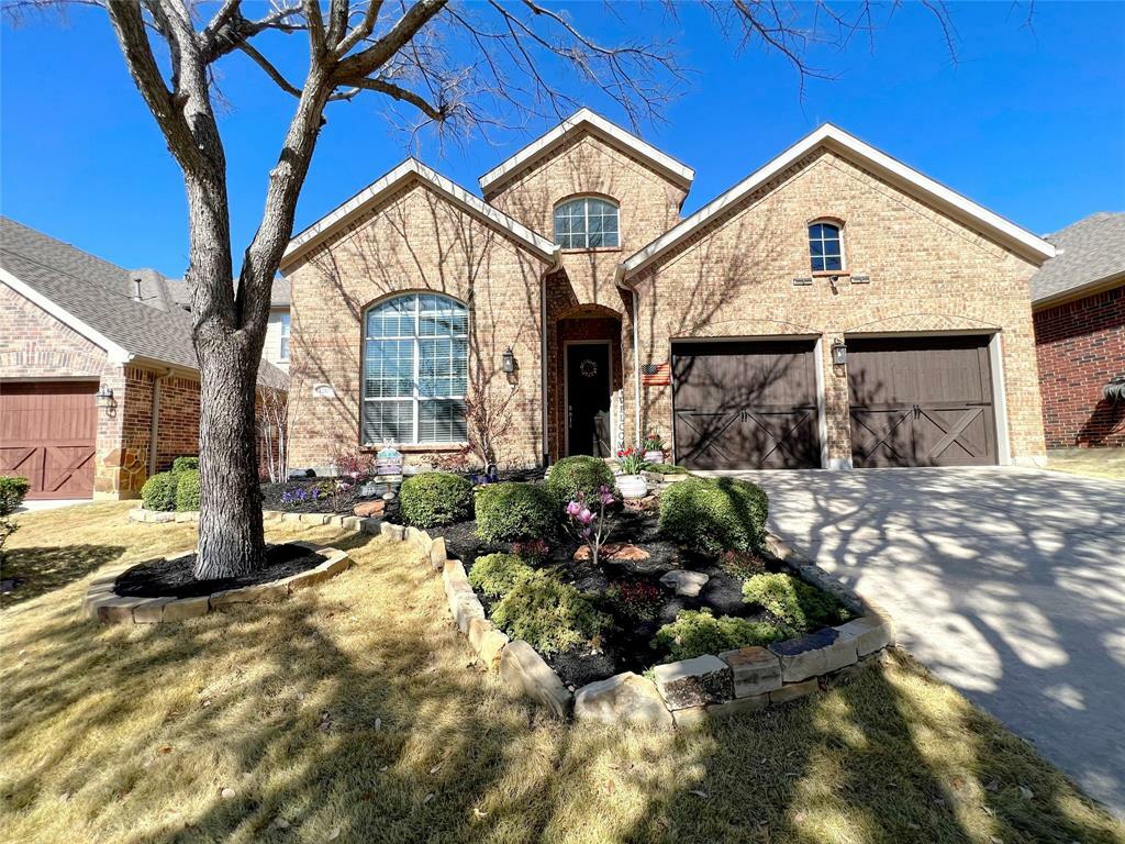 Property Photo:  1217 Burnett Drive  TX 76226 