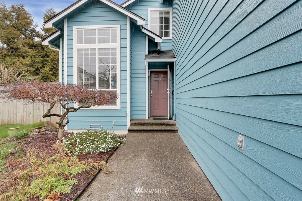 Property Photo: 37923 20th Place S WA 98003
