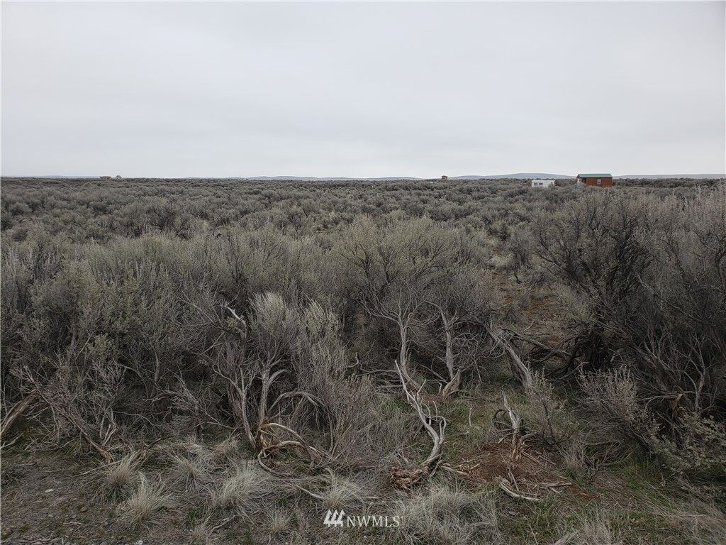 Property Photo:  0 Lot 14 Diamondback Drive  WA 98823 