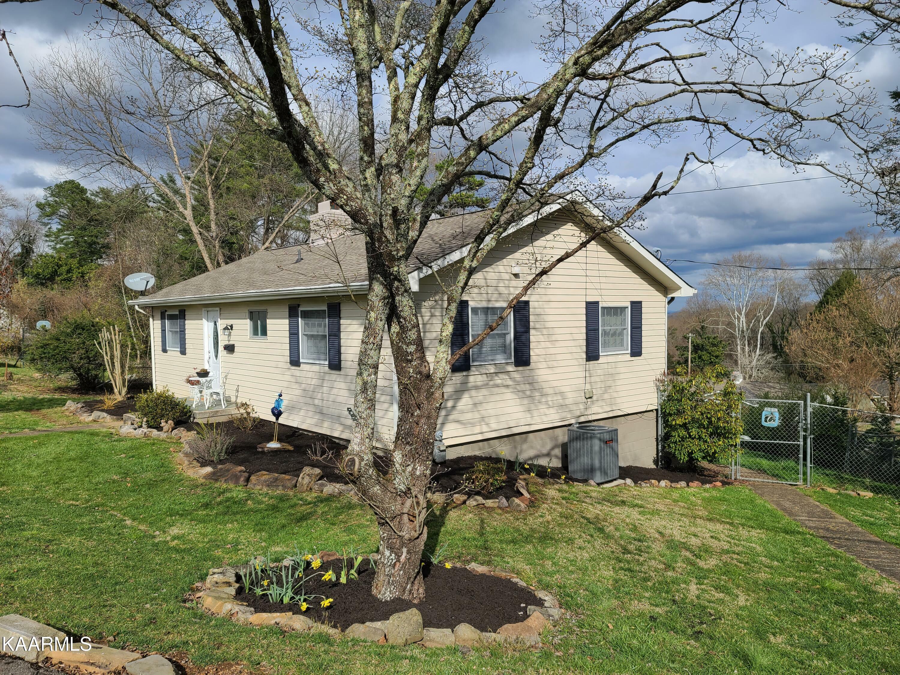 Property Photo:  102 Ogden Lane  TN 37830 