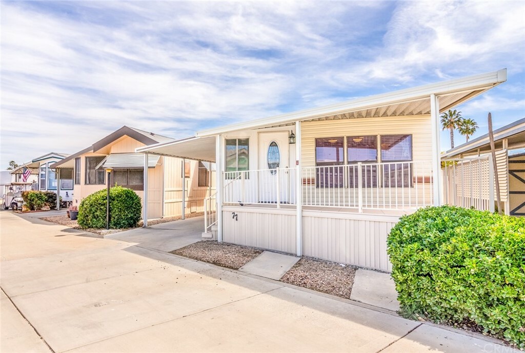 Property Photo: 1295 S Cawston Avenue 77 CA 92545