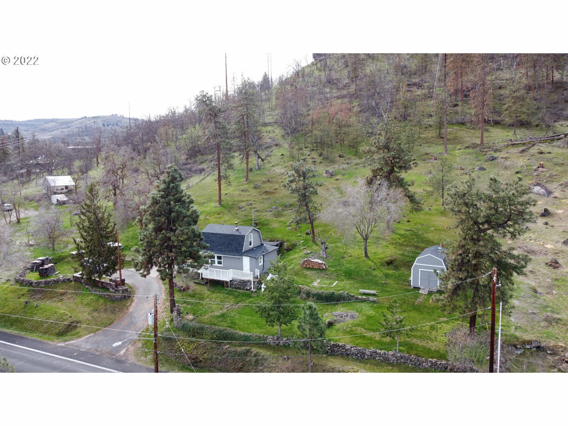 1304 W 13th  The Dalles OR 97058 photo