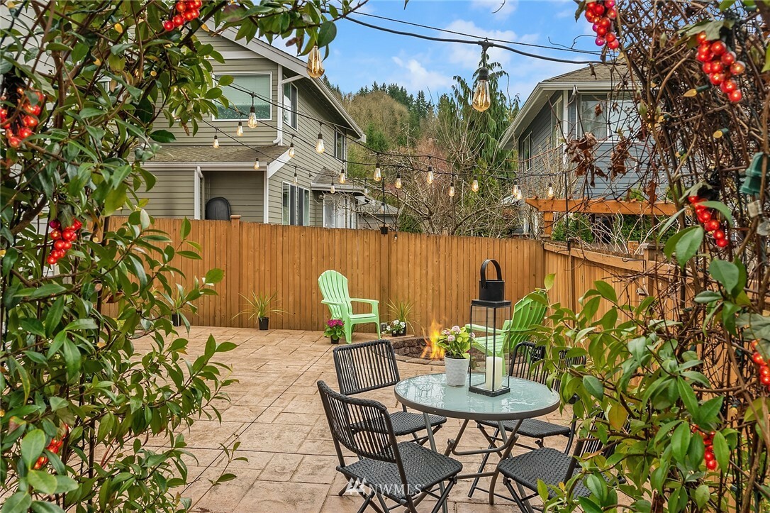 Property Photo:  16705 72nd Avenue NE  WA 98028 