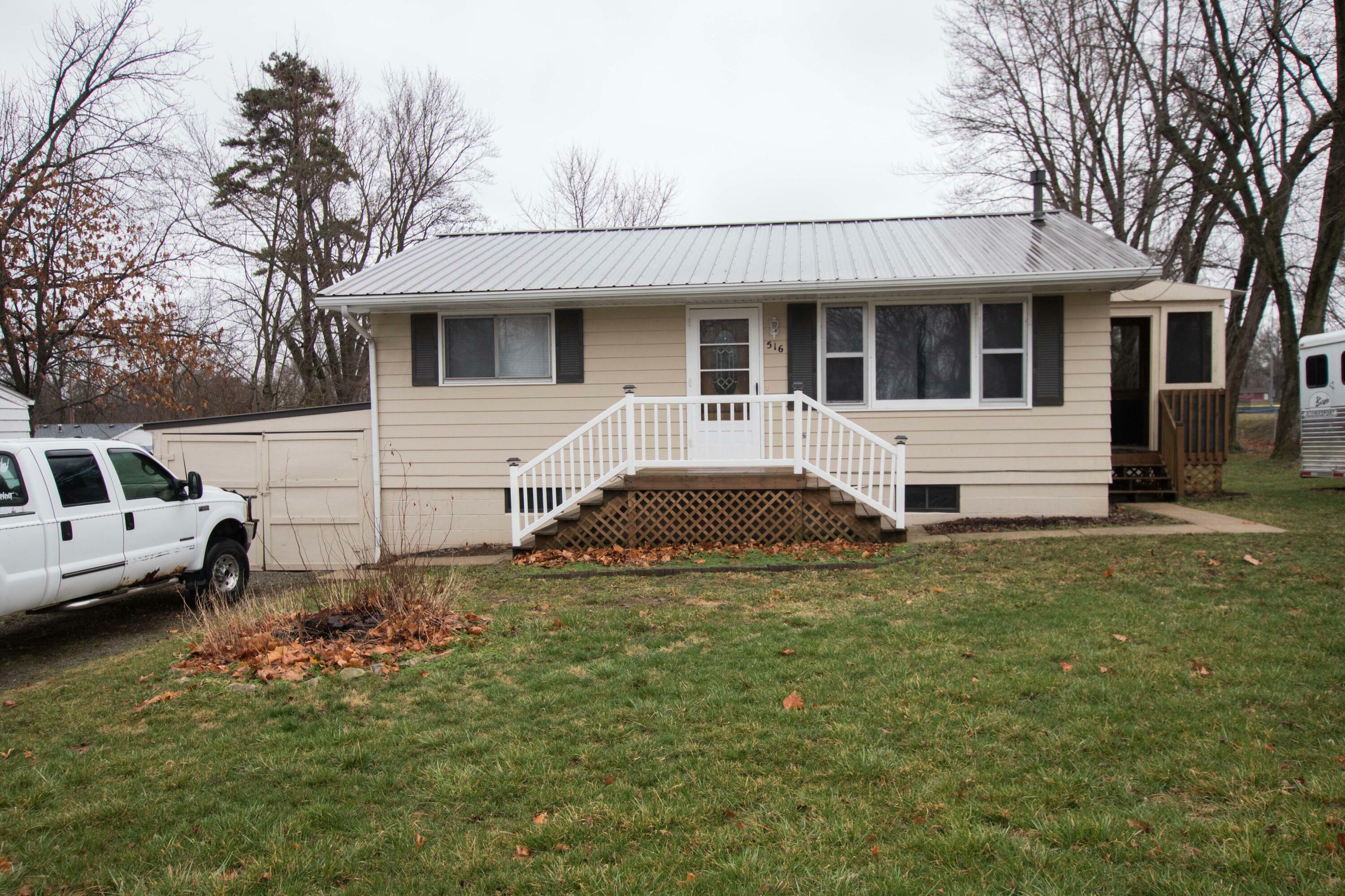 Property Photo:  516 Parkway Dr  MO 65233 