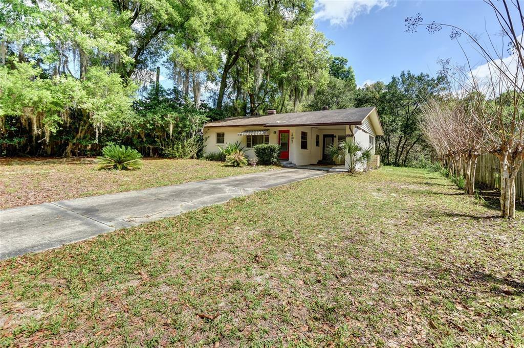 Property Photo:  245 N Boston Avenue  FL 32724 