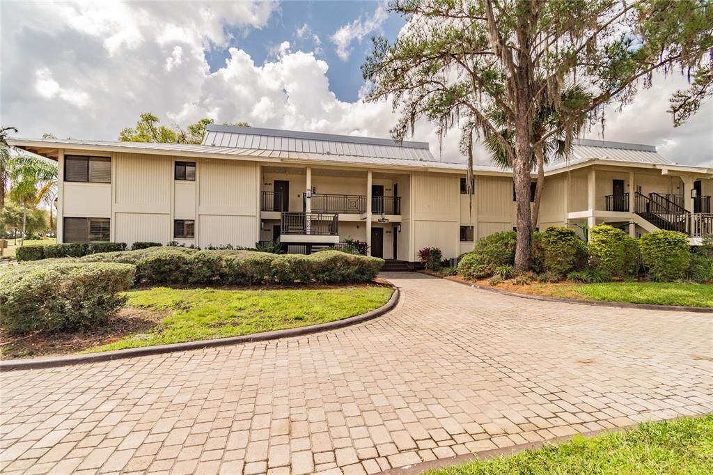 Property Photo: 4786 Fox Hunt Drive 708 FL 33543