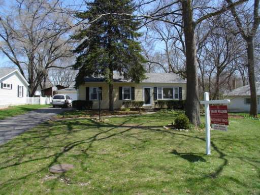 Property Photo: 1315 S Washington Street IL 60187
