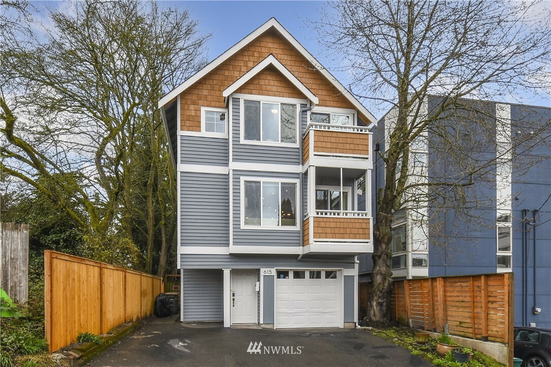 Property Photo:  615 22nd Avenue  WA 98122 