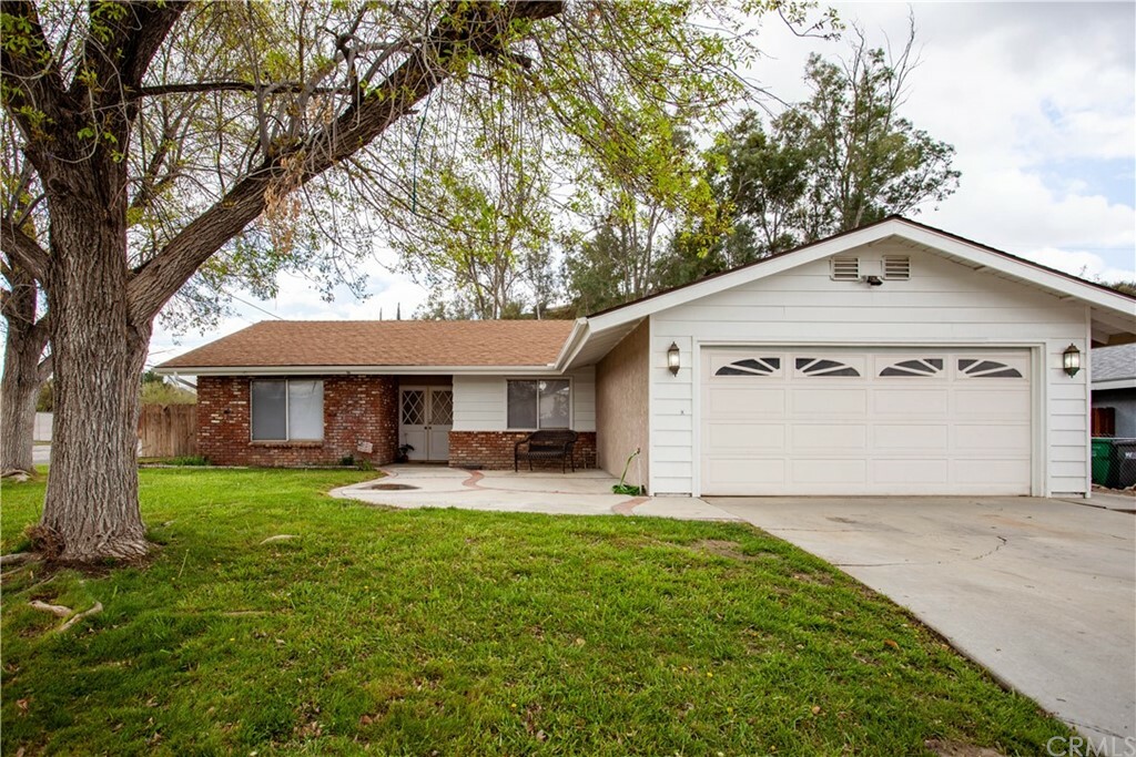 Property Photo: 41993 El Camino Drive CA 92544