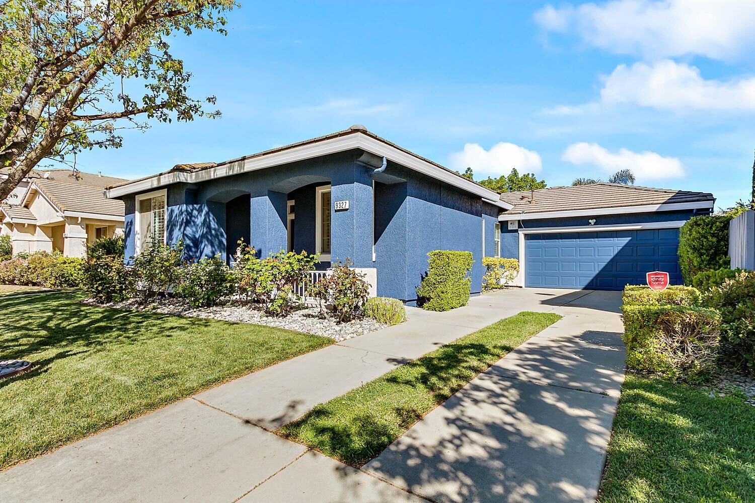 Property Photo: 9327 Marlemont Circle CA 95758