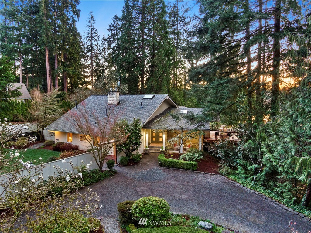 Property Photo:  16605 SE 17th Place  WA 98008 