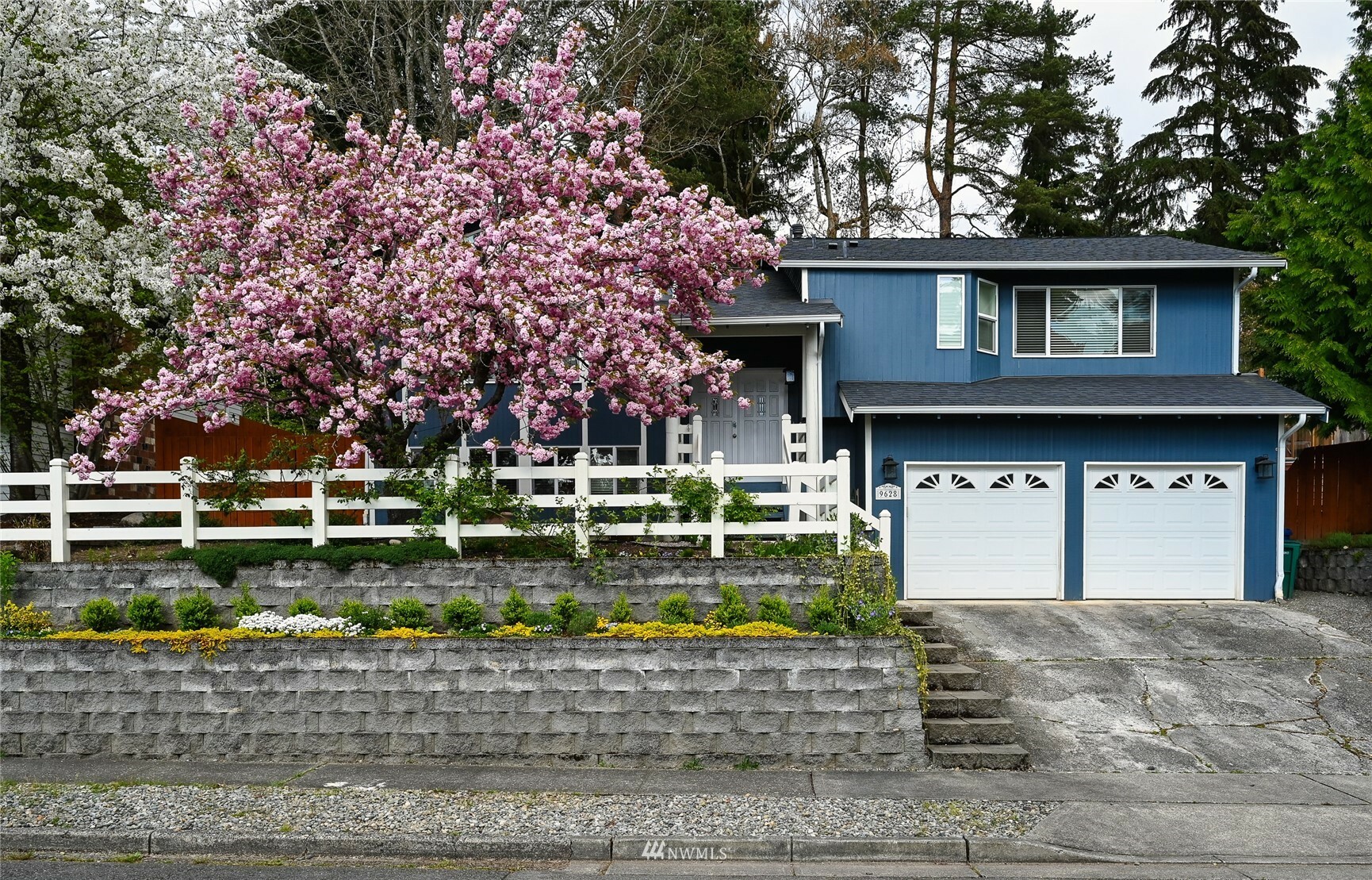Property Photo: 9628 162nd Avenue NE WA 98052
