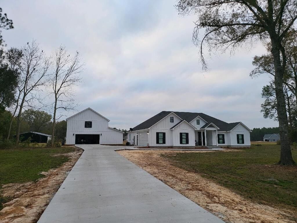 Property Photo:  2002 White Pond Road  GA 31639 
