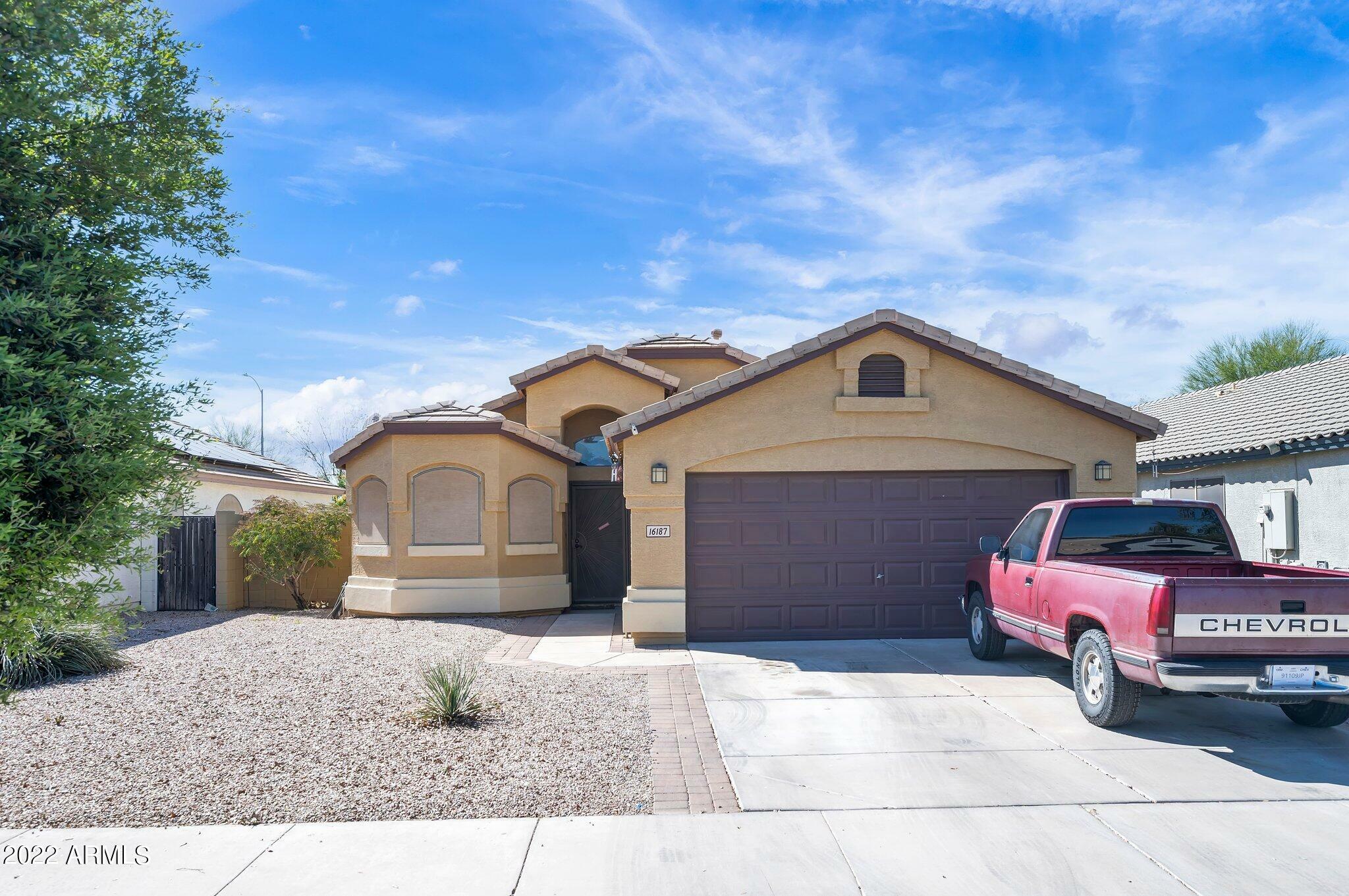 Property Photo:  16187 W Latham Street  AZ 85338 