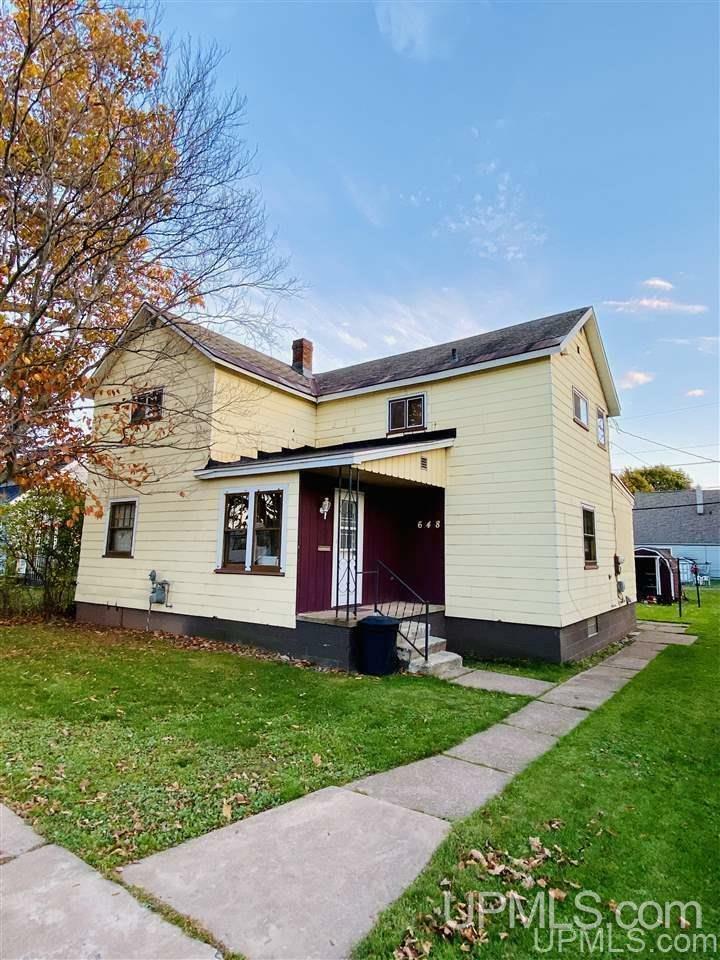 Property Photo:  648 Park St  MI 49849 