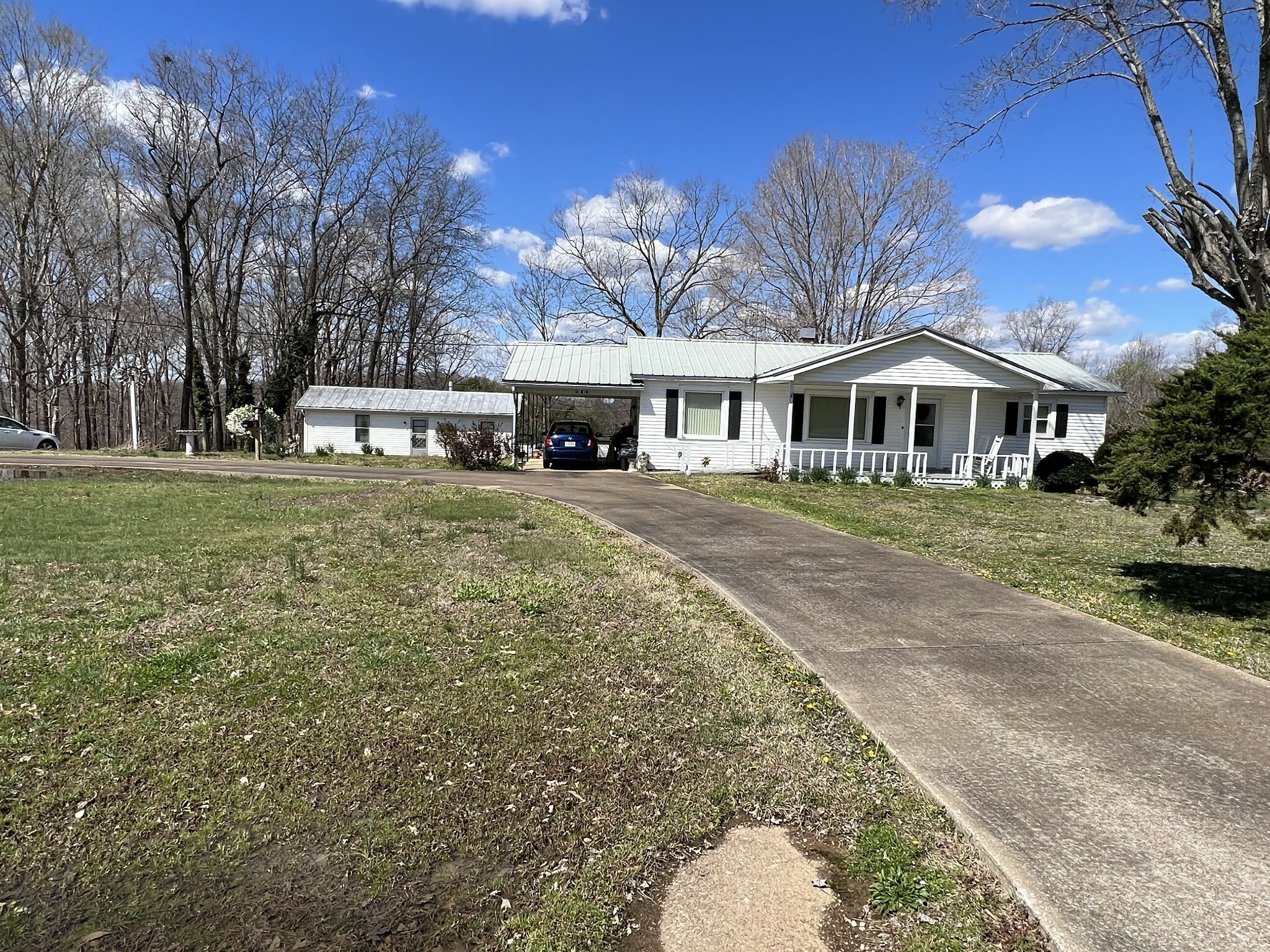 Property Photo:  413 Rascaltown Rd  TN 38469 