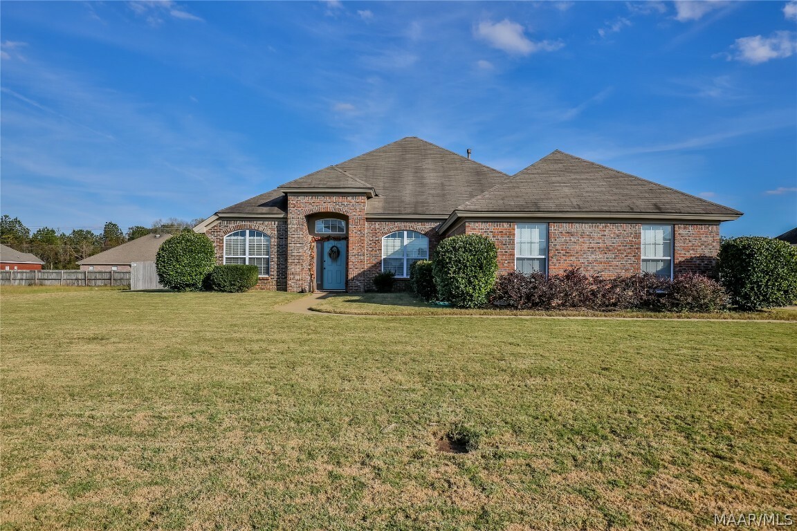 Property Photo:  566 Cotton Terrace Loop  AL 36022 