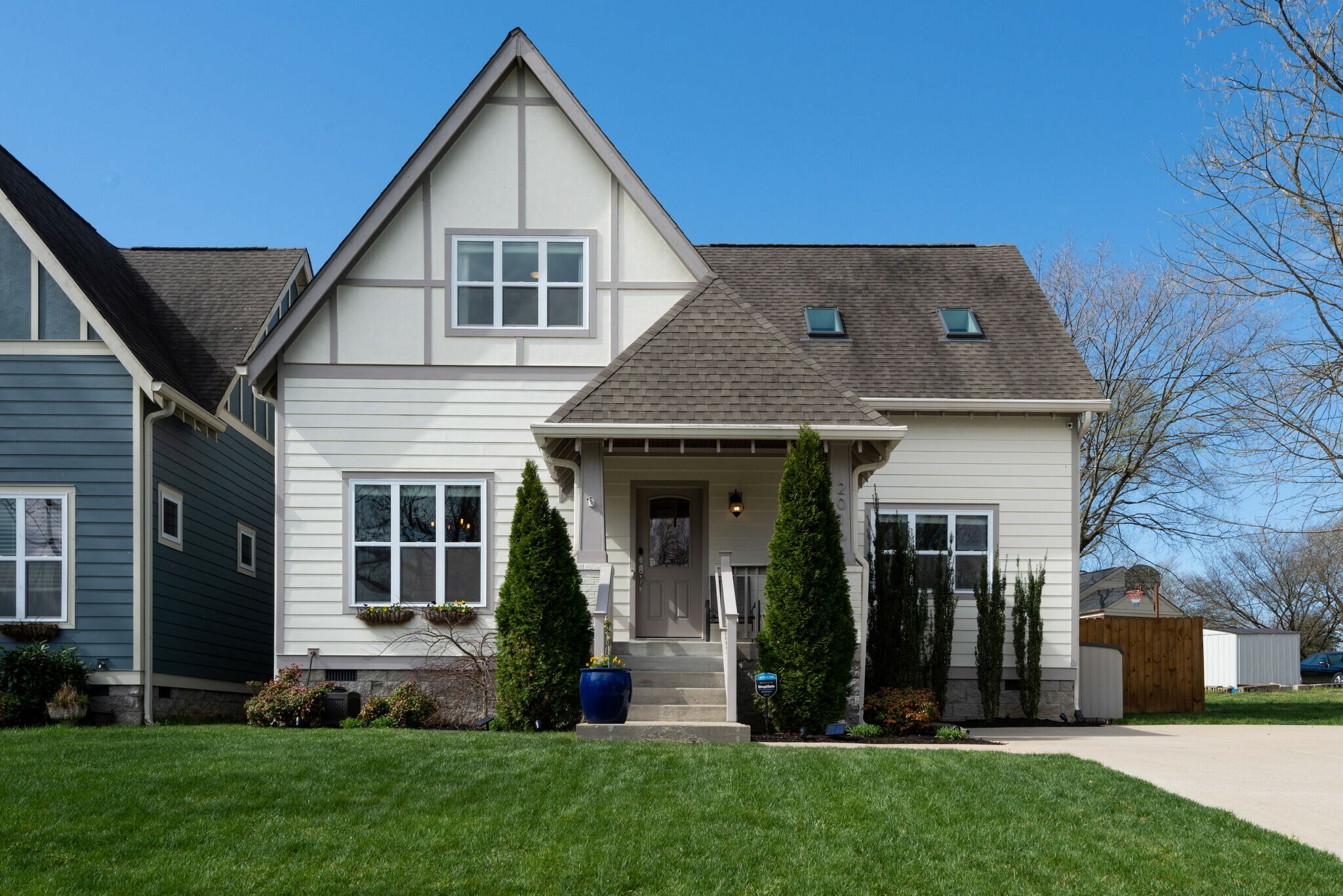 Property Photo: 2016 McKennell Dr TN 37206