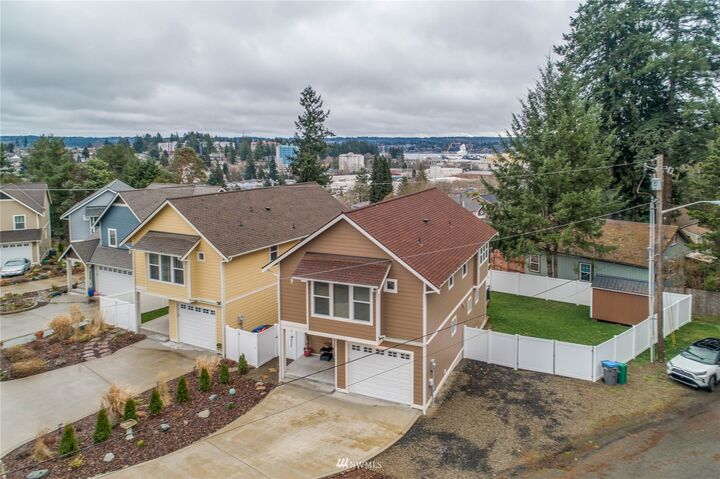 Property Photo:  332 Ford Avenue  WA 98312 