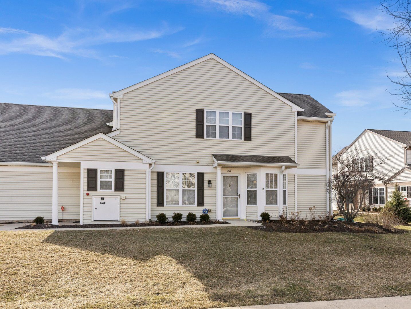 Property Photo:  2503 Sheehan Drive 101  IL 60564 