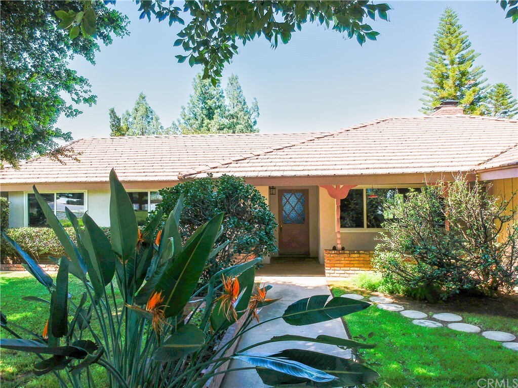 Property Photo: 1550 W Fern Avenue CA 92373