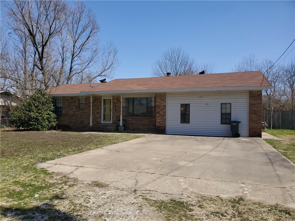 Property Photo:  792 S Lake Sequoyah Drive  AR 72701 