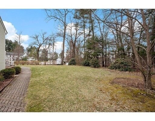 Property Photo:  6 Spruce Circle  MA 01810 