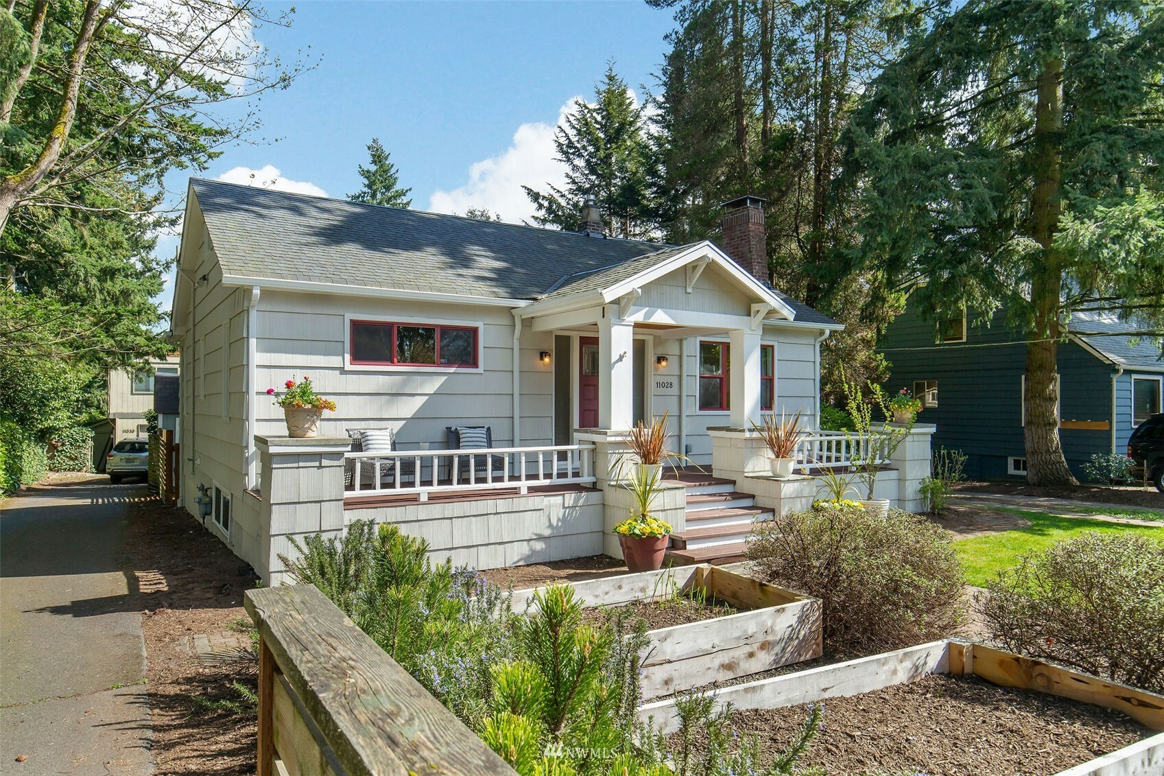 Property Photo:  11028 20th Avenue NE  WA 98125 