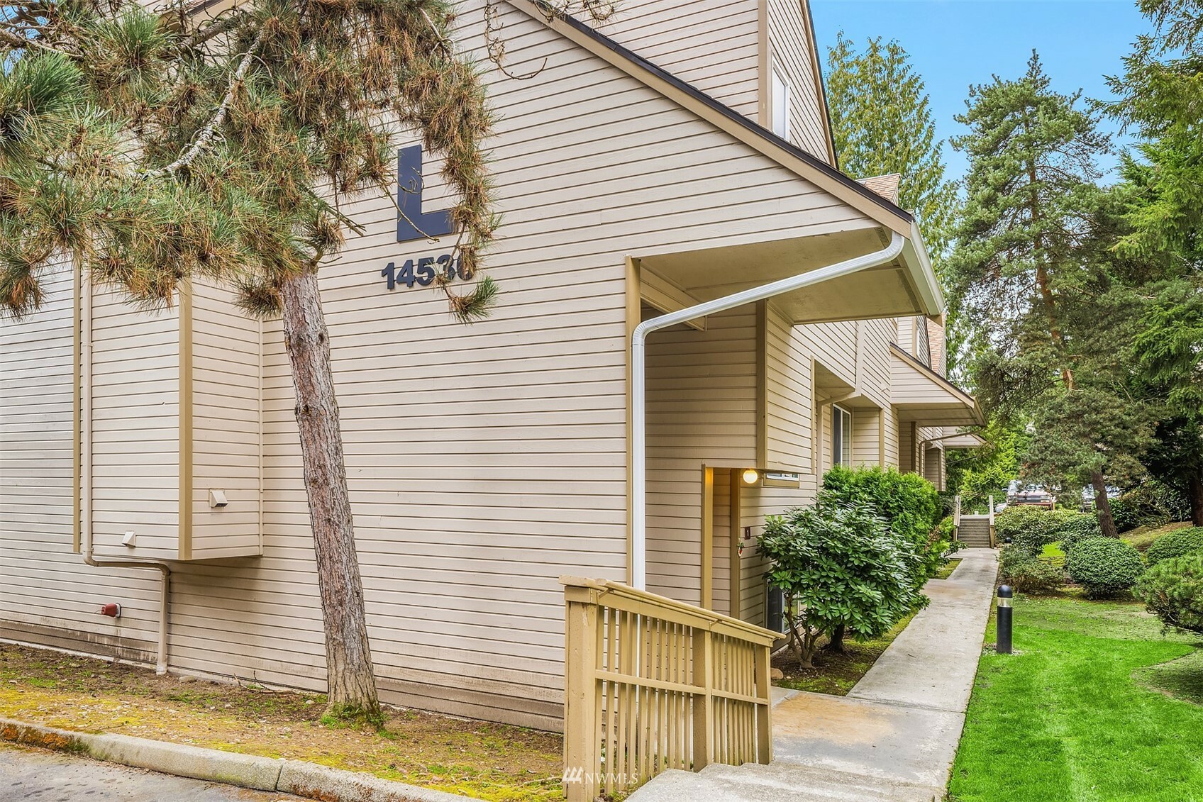 Property Photo:  14530 NE 44th Street L7  WA 98007 