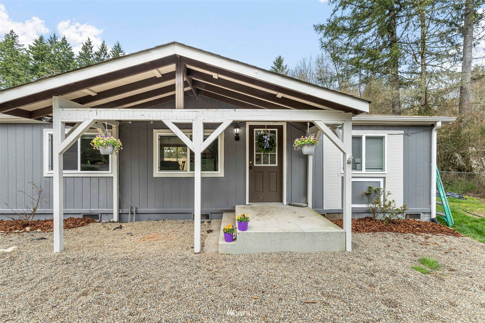 Property Photo:  131 E Rasor Place  WA 98528 