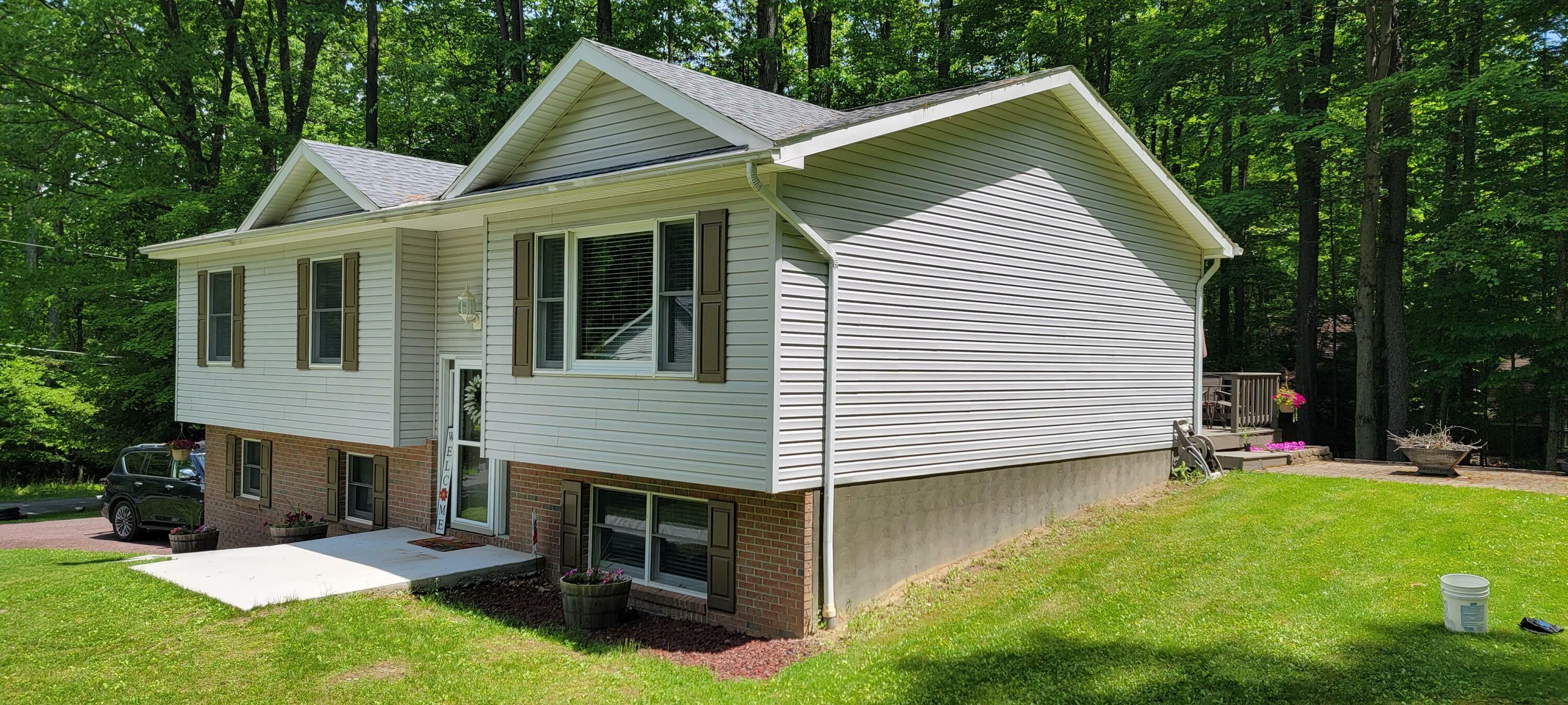 Property Photo:  485 Woolendean Rd  PA 15801 