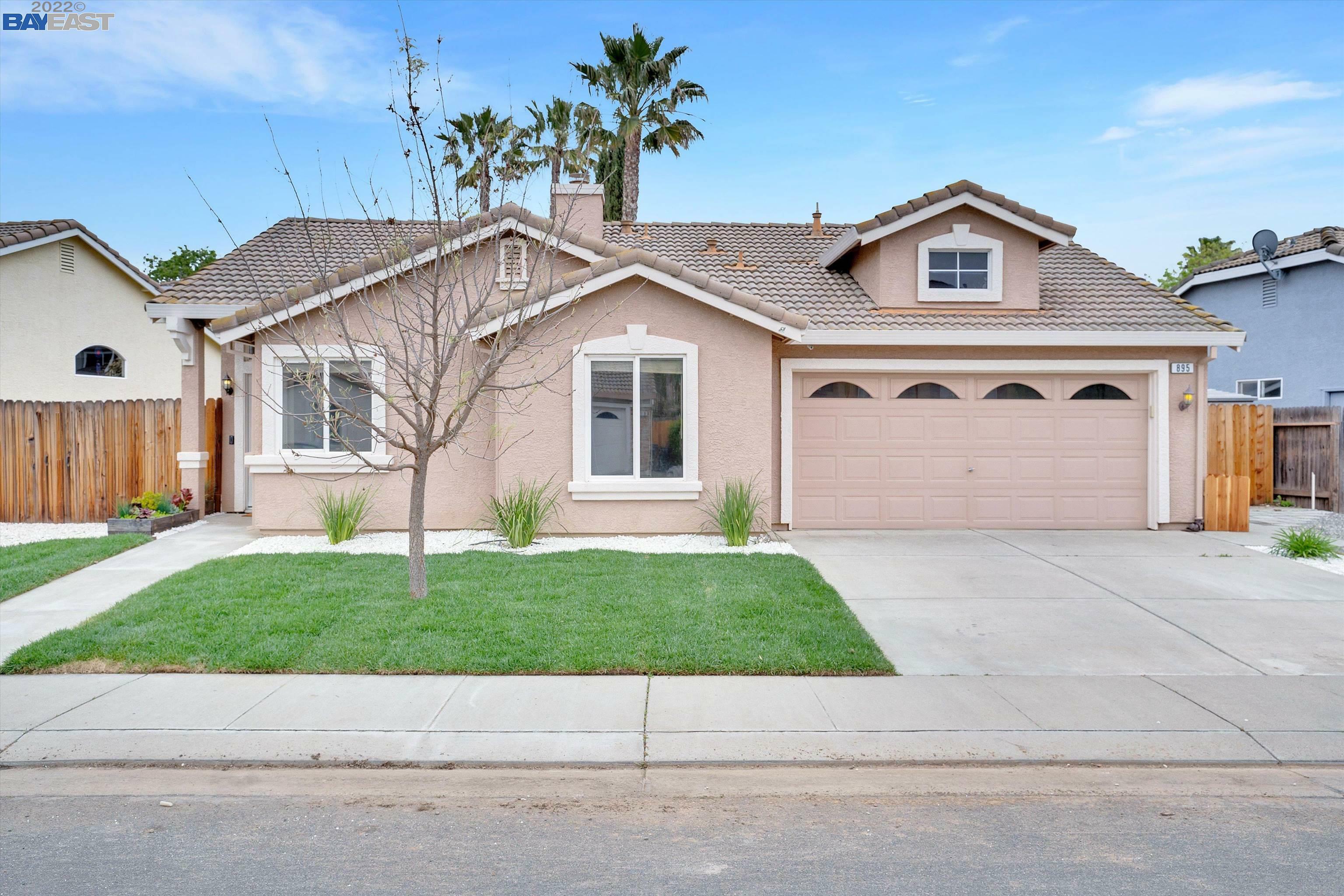 Property Photo:  895 Browning Cir  CA 95776 