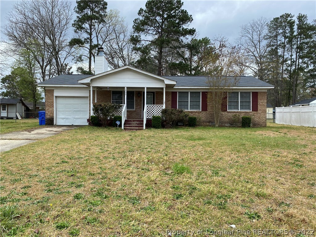 Property Photo:  1906 Strathmore Avenue  NC 28304 