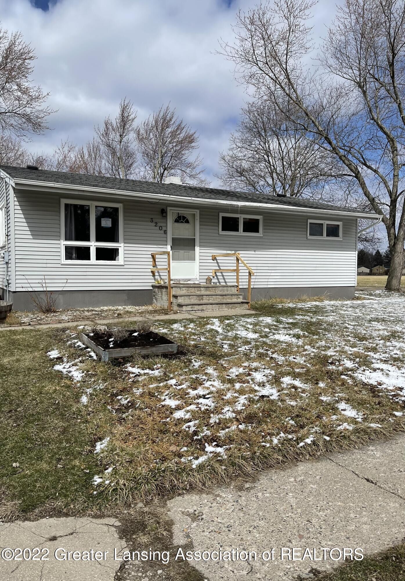 Property Photo:  3206 W Lafayette Avenue  MI 48906 