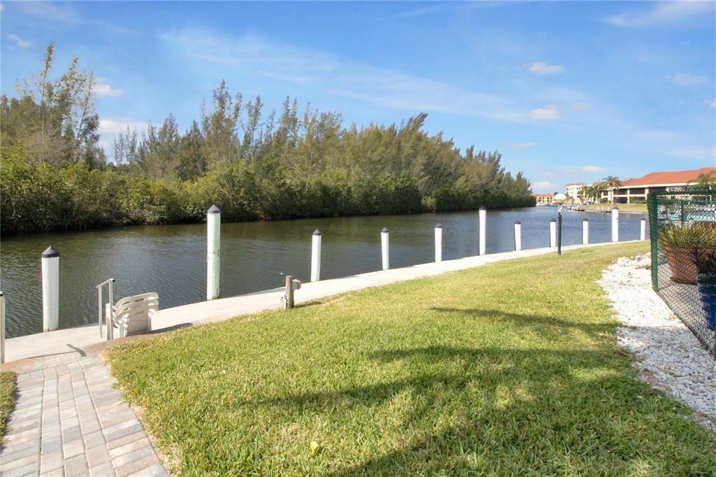 Property Photo:  1358 Rock Dove Court 3-4  FL 33950 