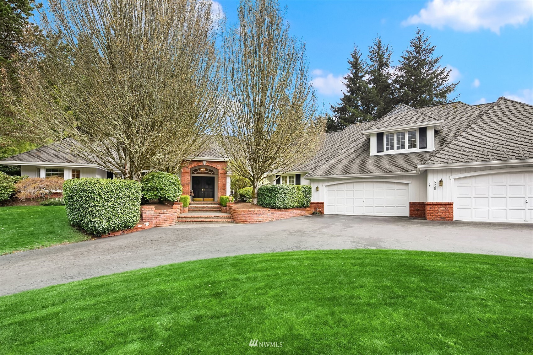 Property Photo:  16020 223rd Avenue NE  WA 98077 