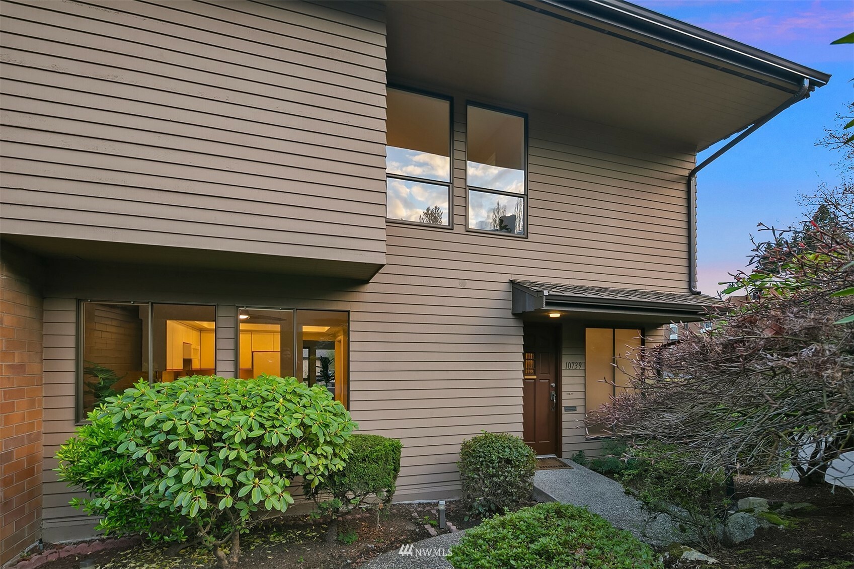 Property Photo:  10739 Glen Acres Drive S  WA 98168 