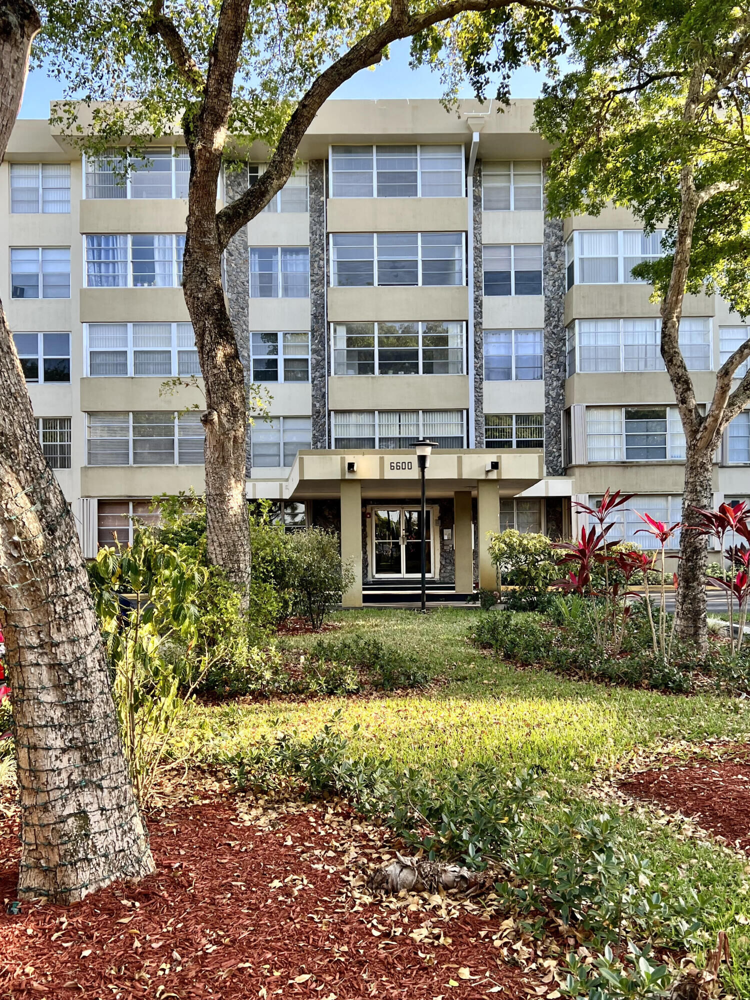 Property Photo: 6600 Cypress Road 105 FL 33317