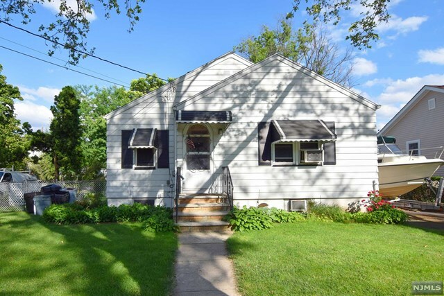 Property Photo:  204 Ivy Street Left  NJ 07032 