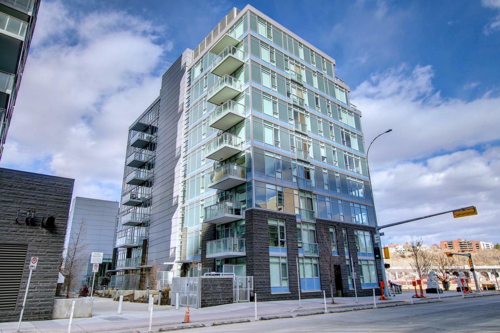Property Photo: 902, 118 Waterfront Court SW 902 AB T2P 0W3