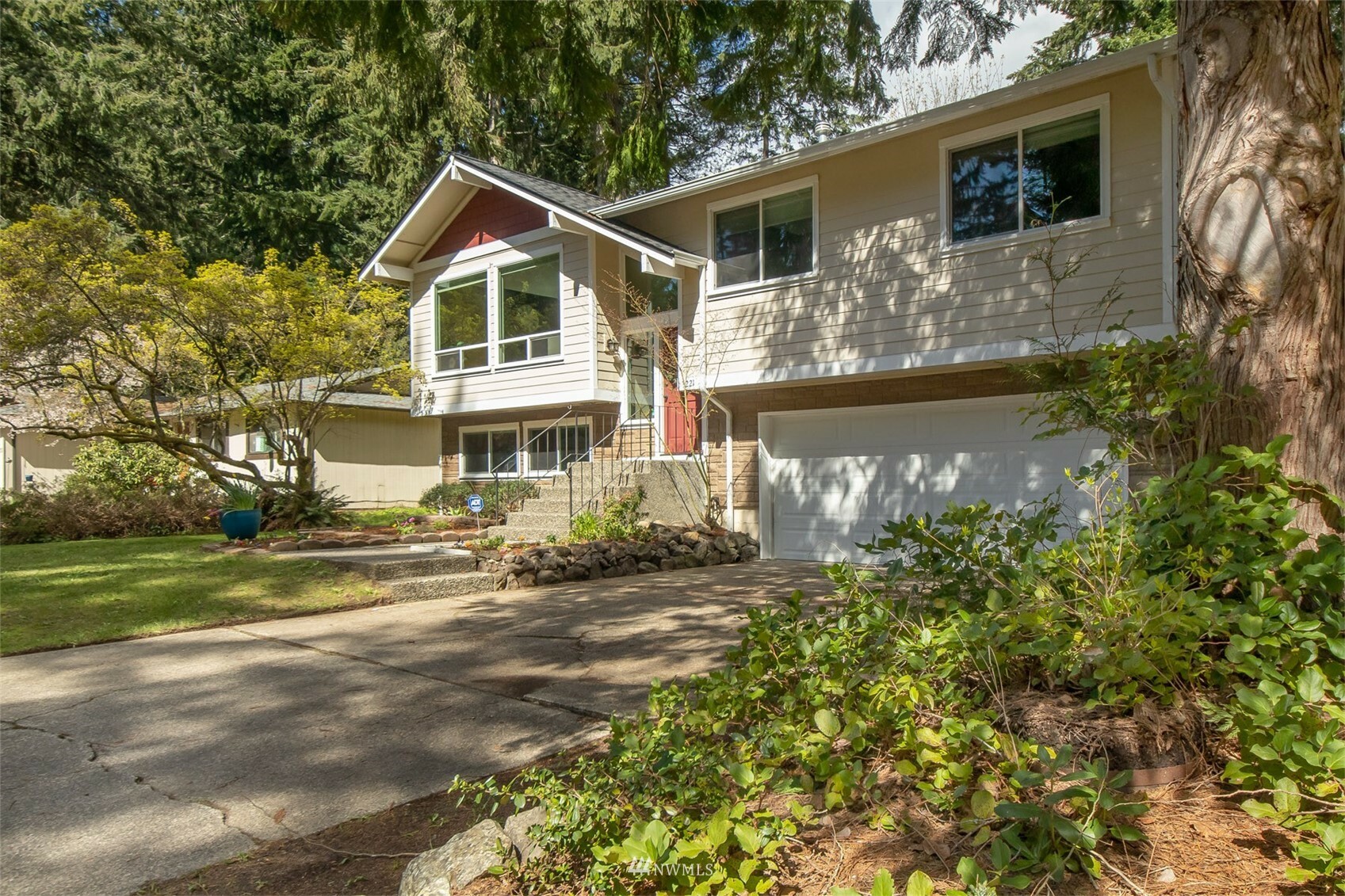 Property Photo: 3221 SE Devonshire Place WA 98366