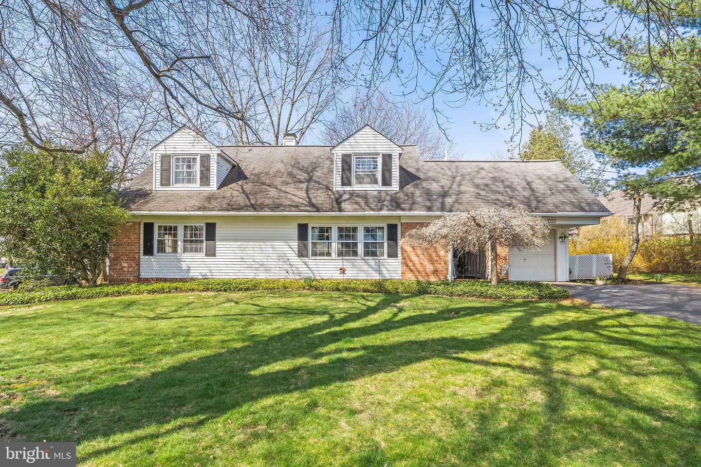 Property Photo:  322 Coventry Lane  PA 18974 