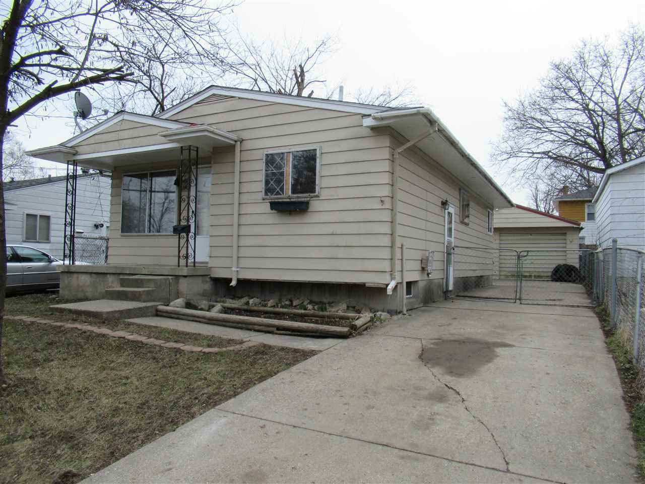 Property Photo:  3905 Joyner  MI 48532 