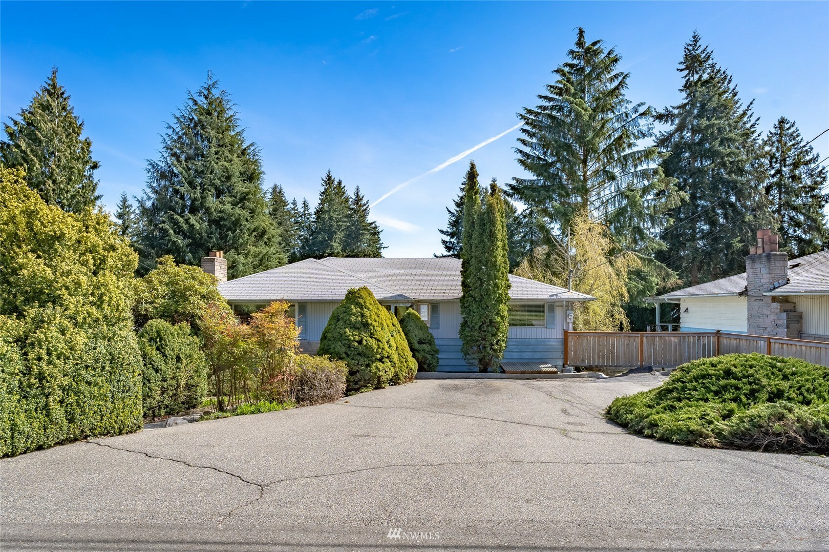 Property Photo:  16324 Densmore Avenue N  WA 98133 