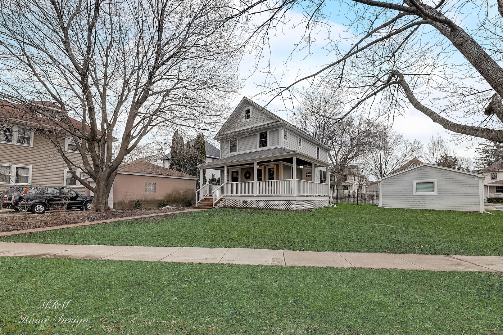 Property Photo: 162 E Woodland Road IL 60045