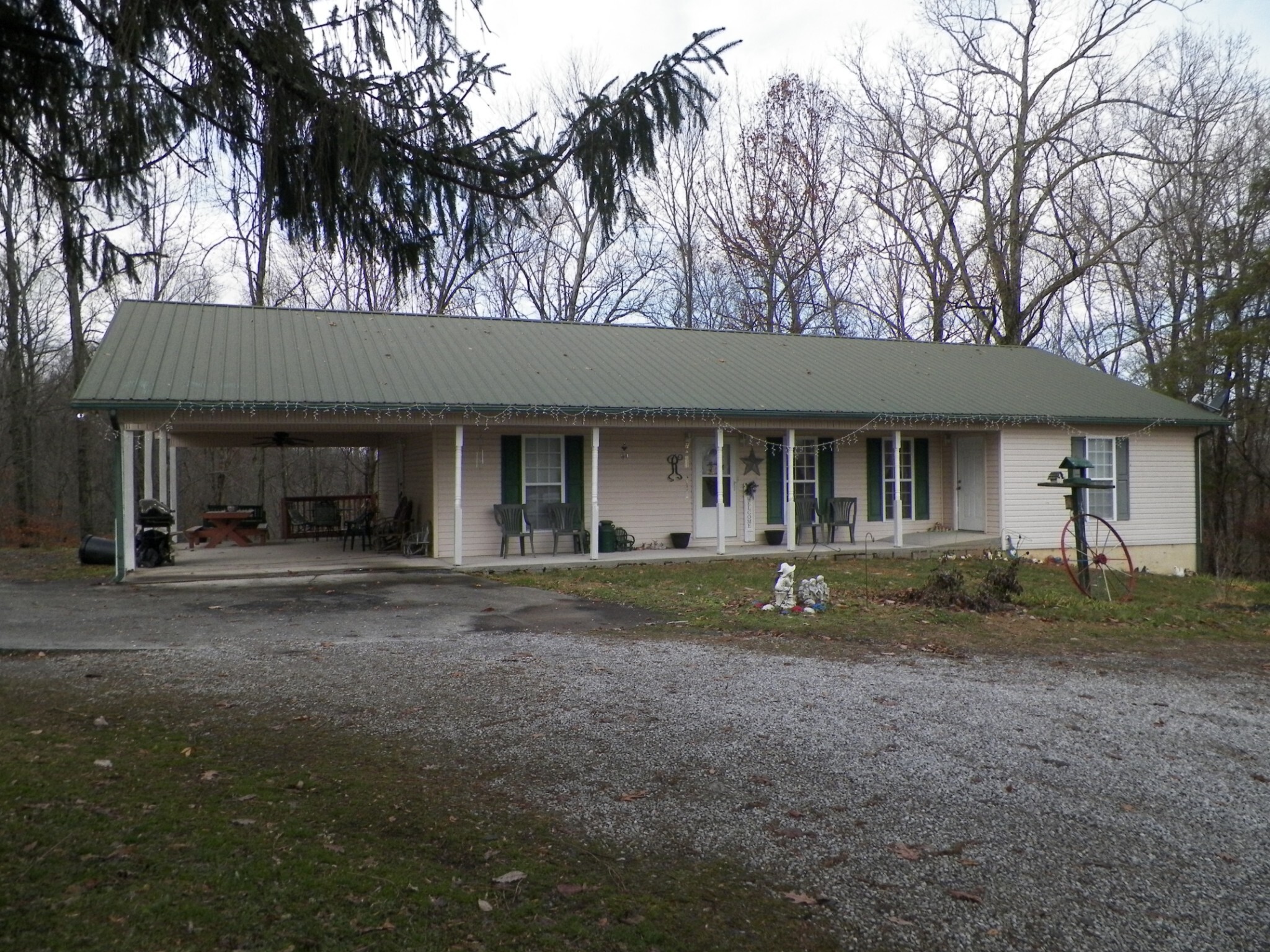 Property Photo: 7220 McCormick Ridge Rd TN 38588