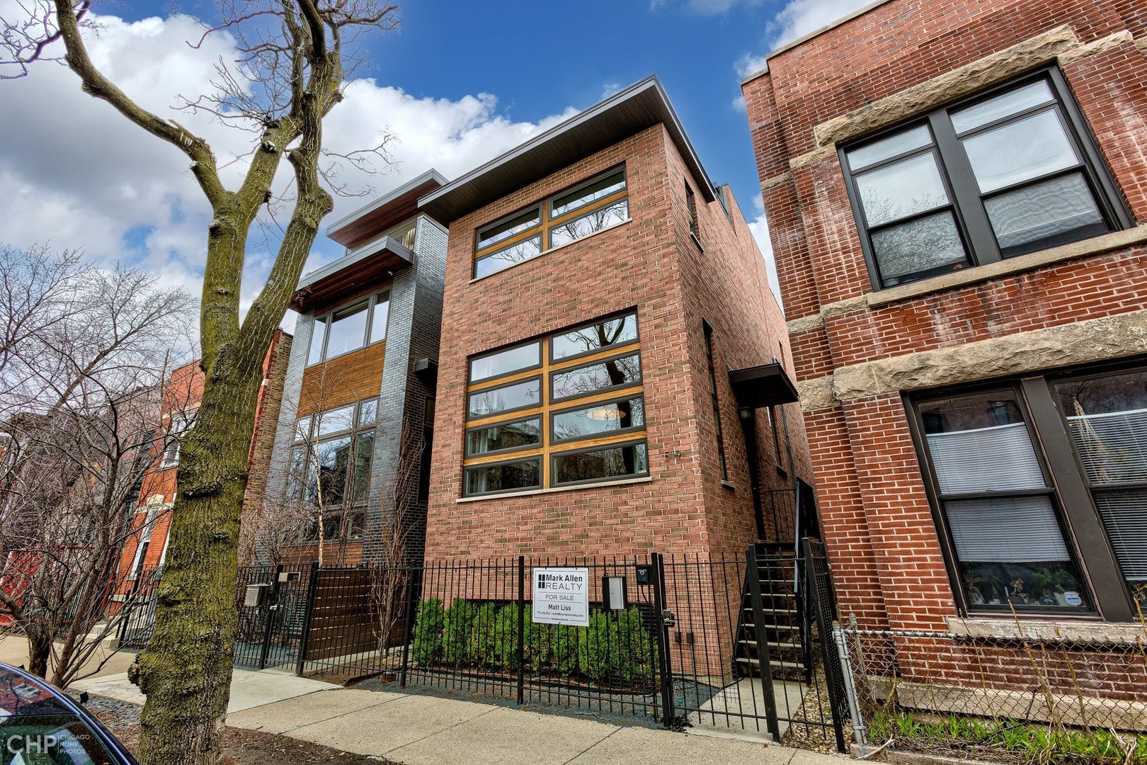 Property Photo: 519 N Wood Street IL 60622