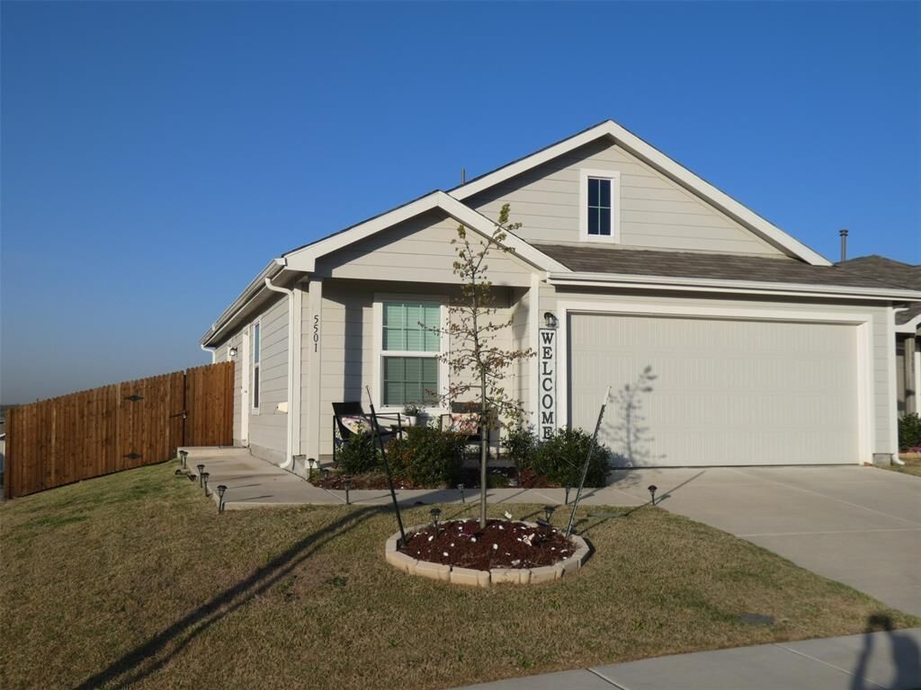 Property Photo: 5501 Berea Street TX 75126