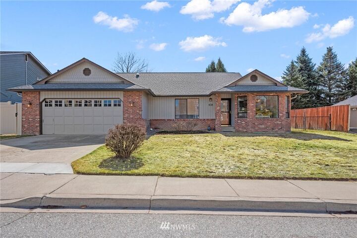 808 12th Street NE  East Wenatchee WA 98802 photo